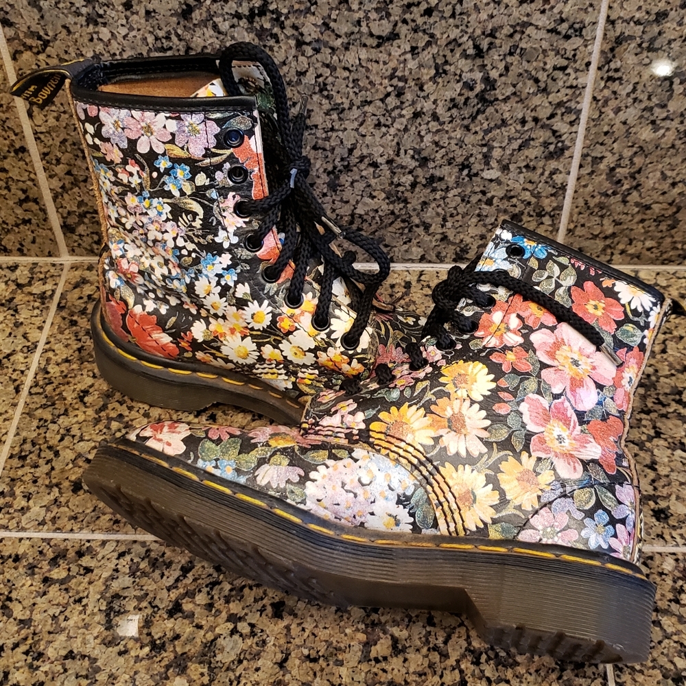 Dr. Martens VTG 90"s Floral Combat boot - Picture 1 of 13